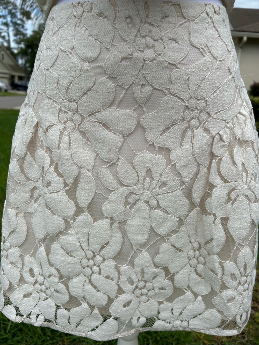 NWT🌷EXPRESS Lace Floral V-Neck Flutter Sleeve Top & Mini Skirt - Picture 6 of 15